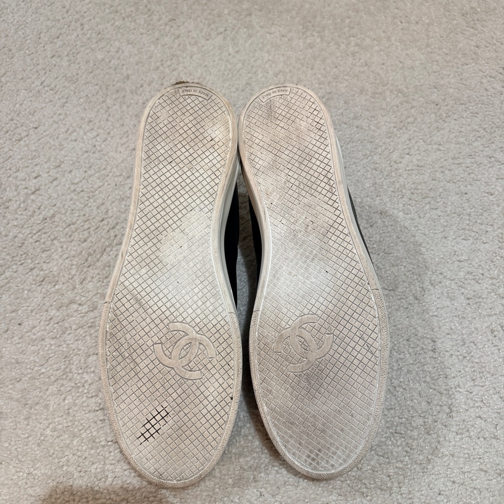 CHANEL Black Leather Low-Top Sneakers with White Sole Accent - Picture 9 of 14